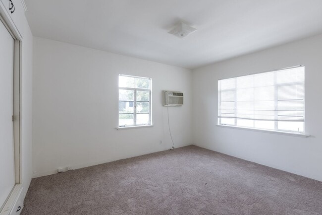 Building Photo - 4909 Coldwater Canyon Ave