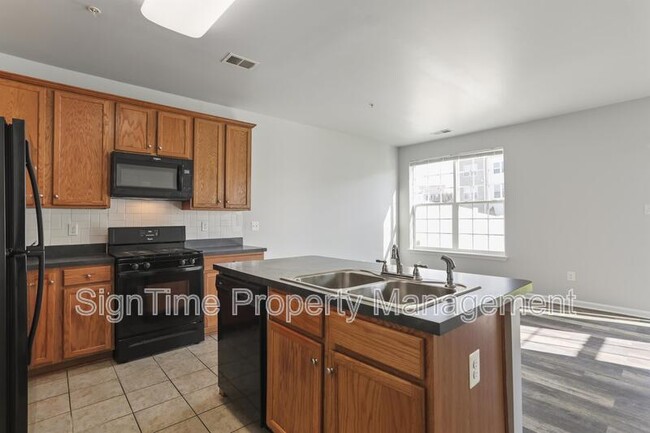 Building Photo - 18234 Hurricane Ct