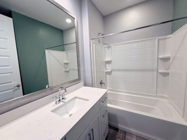 Building Photo - 4100 S Pinelake Way