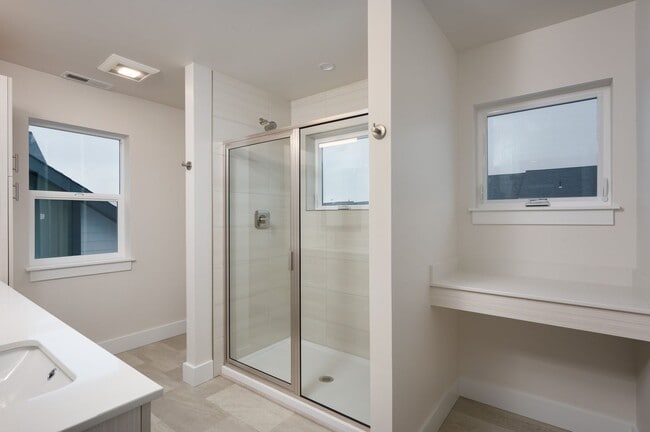 Building Photo - 4 Bed, 3 Bath - New build in Westpost, Belgrade