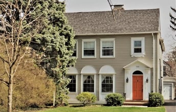 Building Photo - 3601 Glencairn Rd