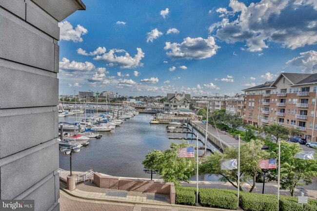 Building Photo - 100 Harborview Dr