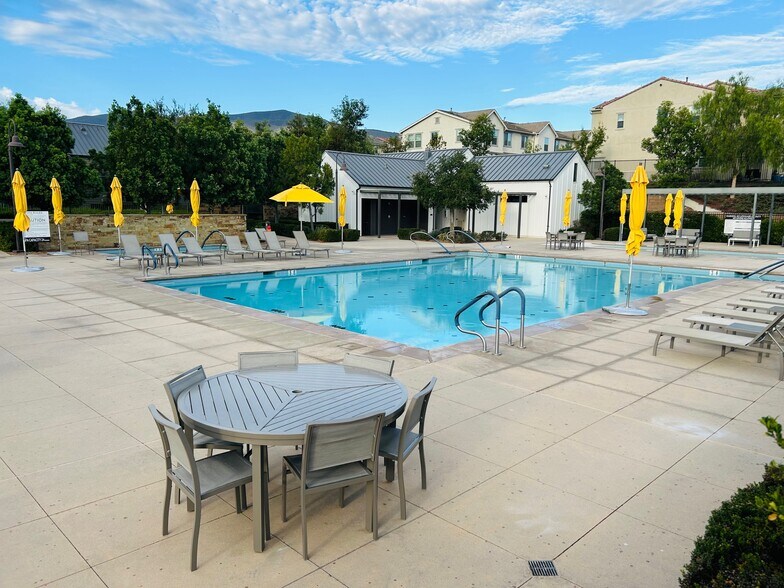 Building Photo - 4167 Horvath St