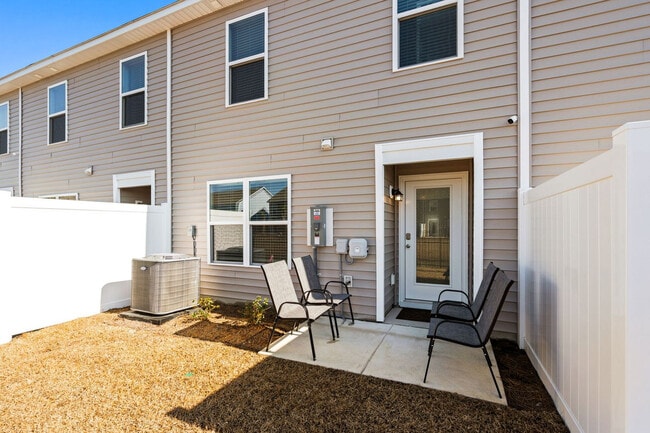 Building Photo - 332 Bayou Loop