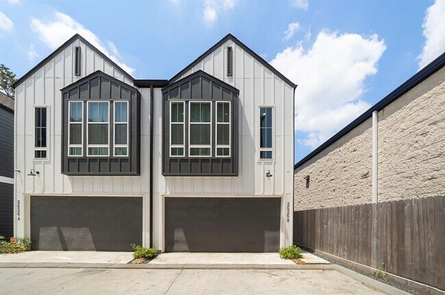 Primary Photo - 2626 W Tidwell Rd