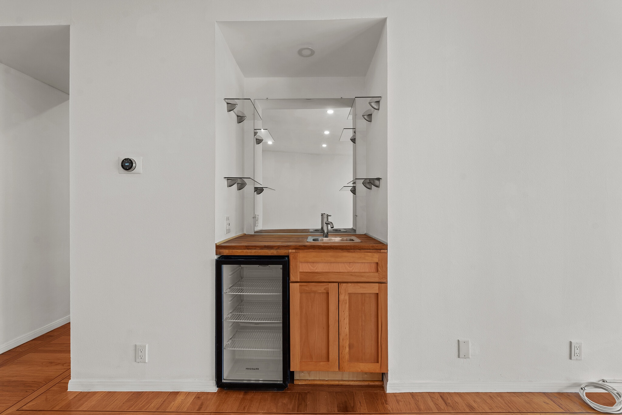 Building Photo - 1559 Winona Blvd