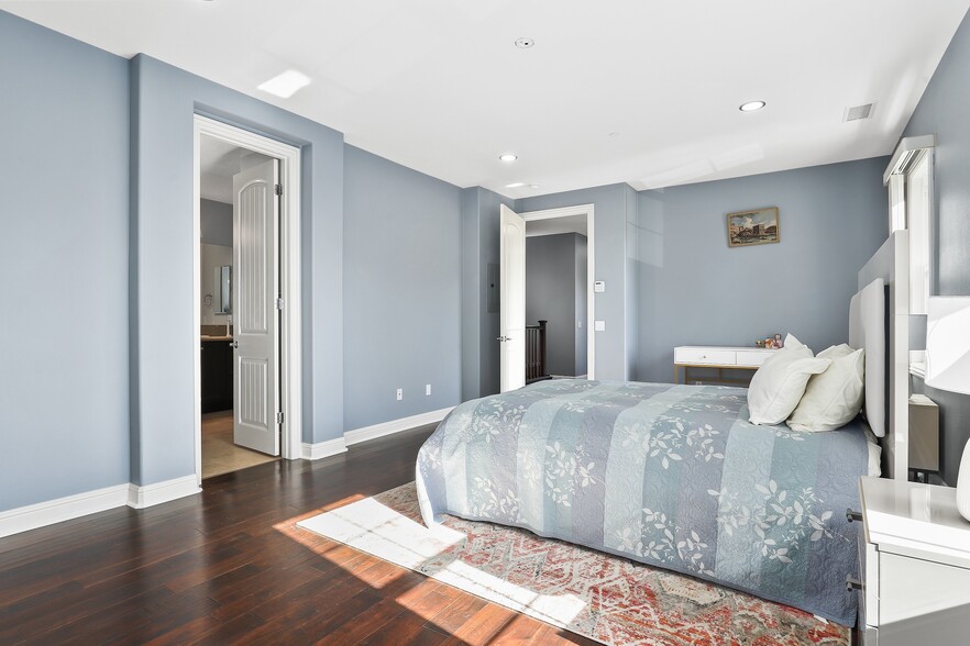 Building Photo - 11507 Verona Dr