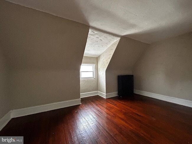 Building Photo - 272 MAPLE