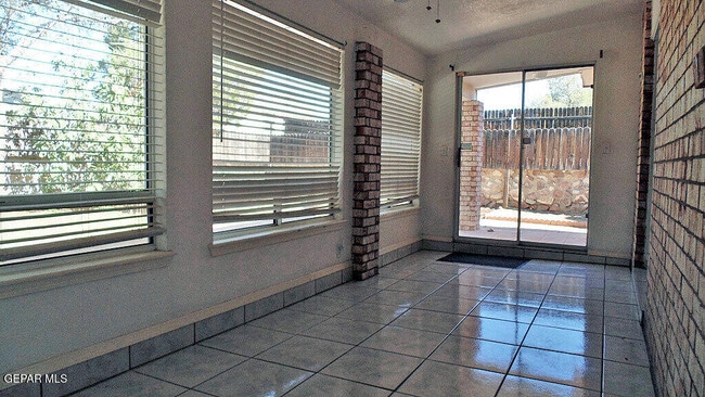 Building Photo - 7133 Imperial Ridge Dr