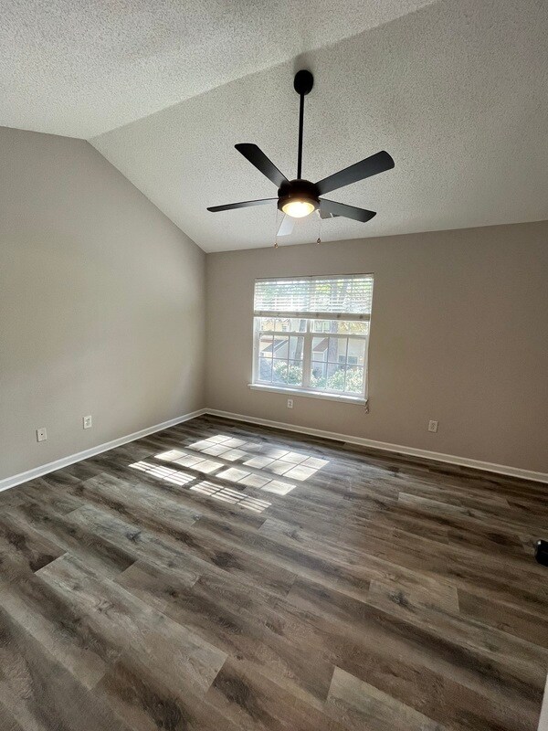 Building Photo - 8216 Christmas Ct