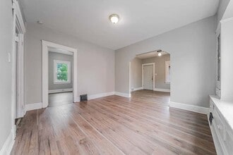 Building Photo - 3484 W 58th St