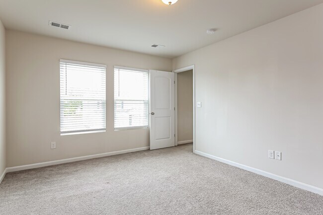 Building Photo - 518 Springtime Ln