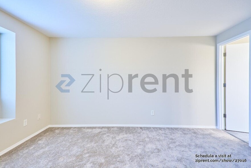 Building Photo - Unit
