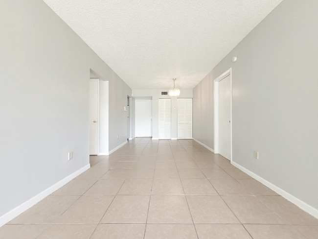 Building Photo - 400 NE 18th Ave