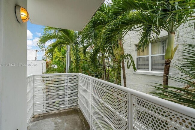 Building Photo - 1532 Drexel Ave