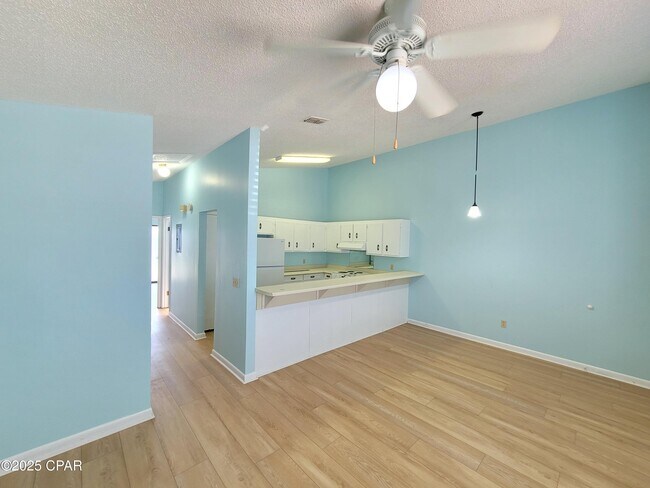 Building Photo - 5500 Sunset Ave