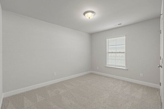 Building Photo - 9102 Eagle Trce Dr SE