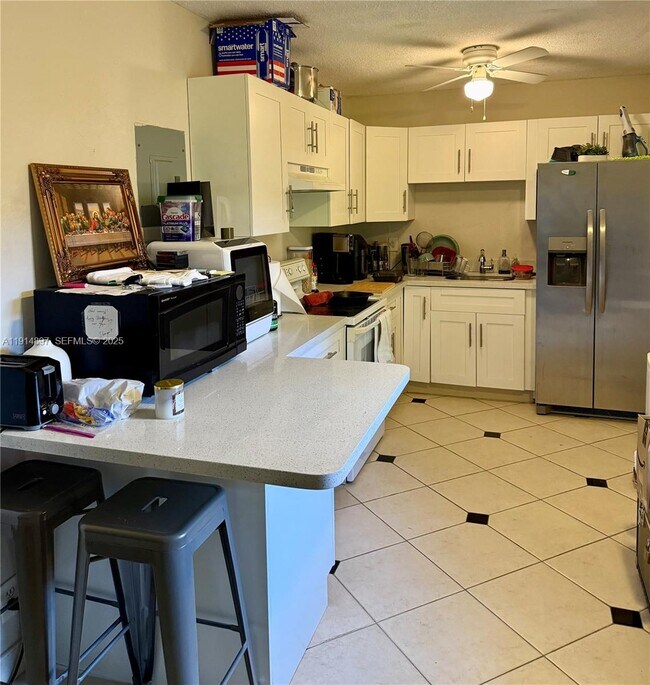 Building Photo - 1733 Mayo St