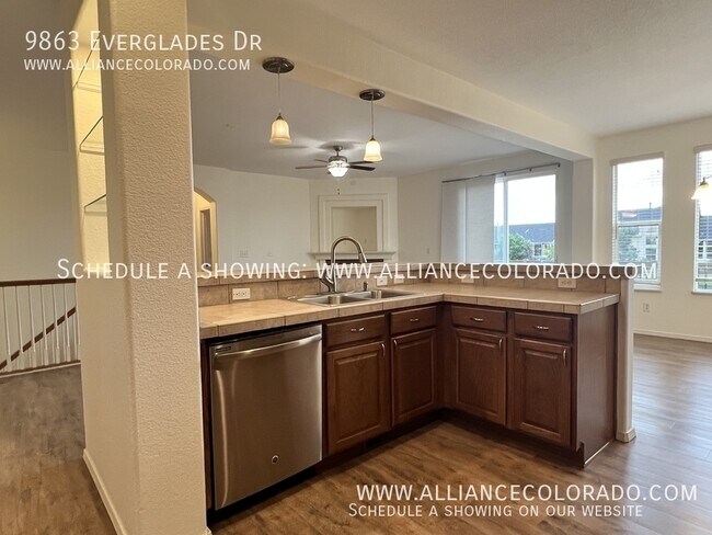 Building Photo - 9863 Everglades Dr