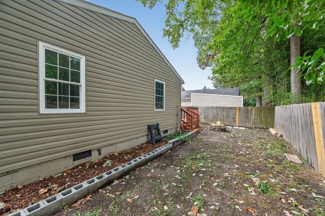 Building Photo - 3544 Good Hope Rd