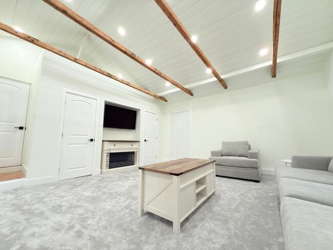 Building Photo - Luxury 4-Bedroom + Bonus Room Home in Gated Shadow Hills Community – Short & Long Term Available