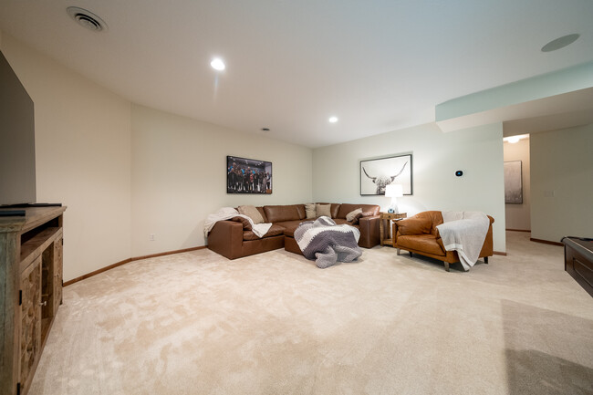 Building Photo - 4750 Merrimac Ct N