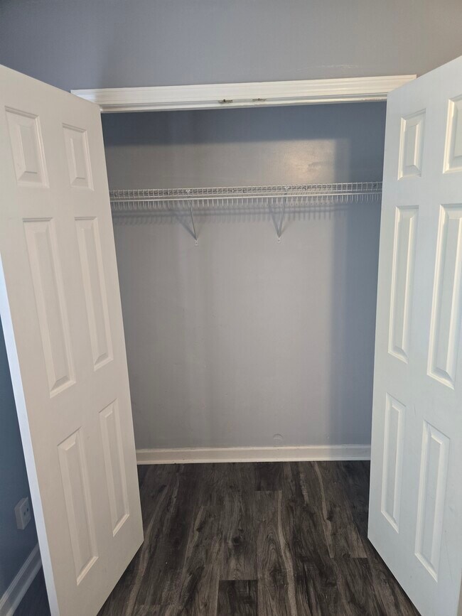 Building Photo - 1905 E Balsam Ct