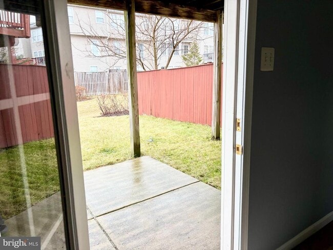 Building Photo - 927 Tipton Rd