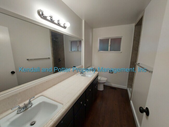 Building Photo - Spacious 4 Bedroom House In Beautiful Aptos!