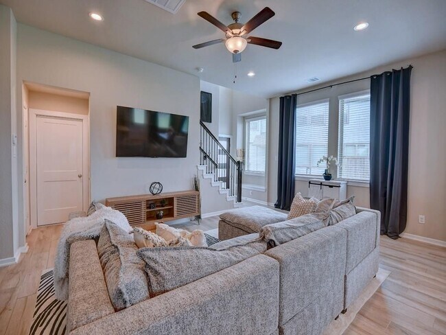 Building Photo - 2543 Manor Valley Ct