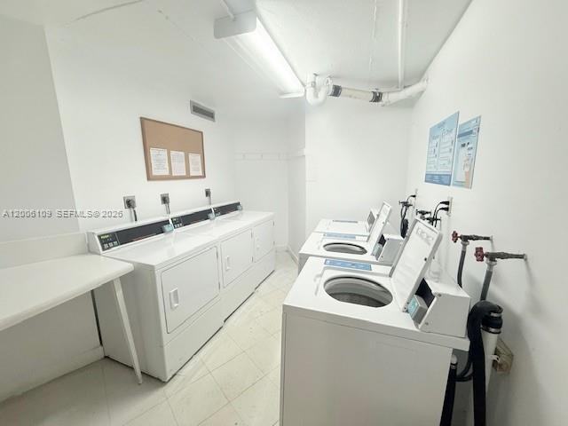 Building Photo - 1400 St Charles Pl