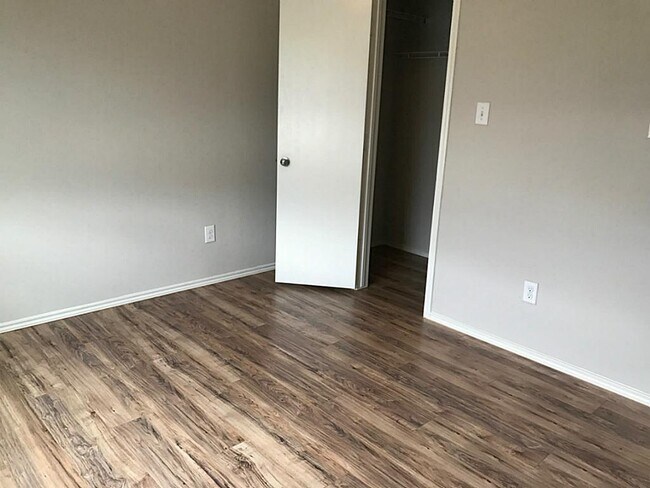 Building Photo - 12702 Claradeen Ct