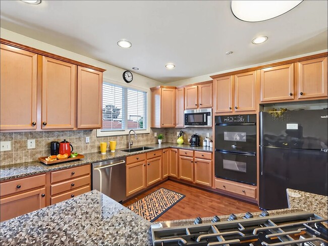 Building Photo - 20907 Houseman Terrace
