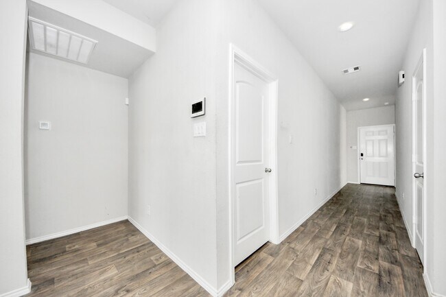 Building Photo - 23431 Harrow Fld Ln