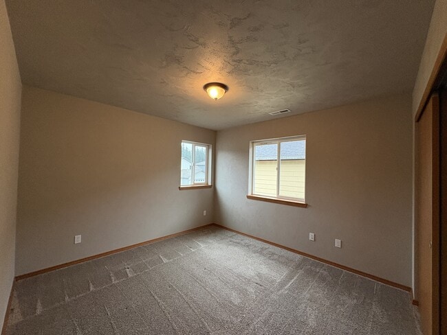 Building Photo - 348 Watercress St