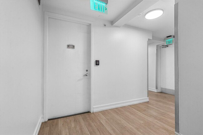 Building Photo - 715 Bayshore Dr