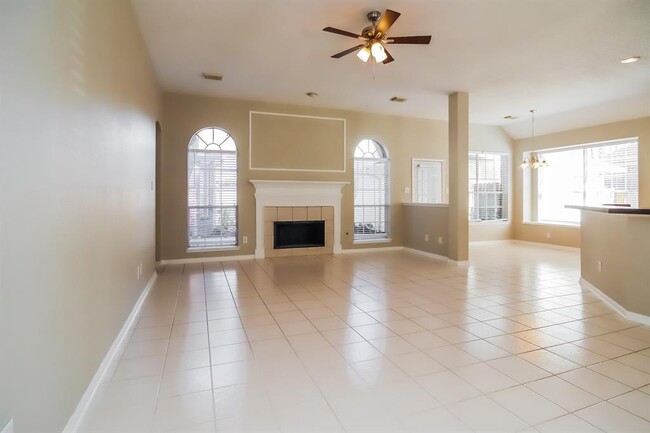 Building Photo - 4022 N Dawn Cypress Ct