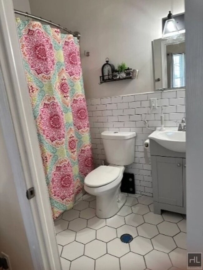 Building Photo - Explore East New York: Charming 3-Bedroom ...