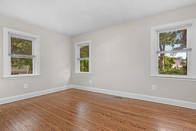 Building Photo - 2802 Berwick Ave