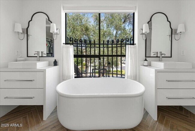 Building Photo - 4843 N 72nd Way