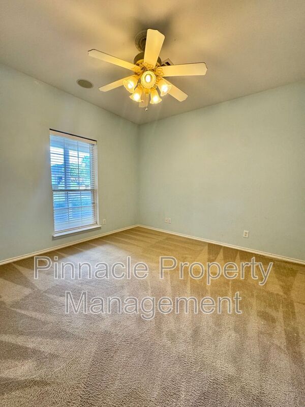 Building Photo - 1 Southridge Dr