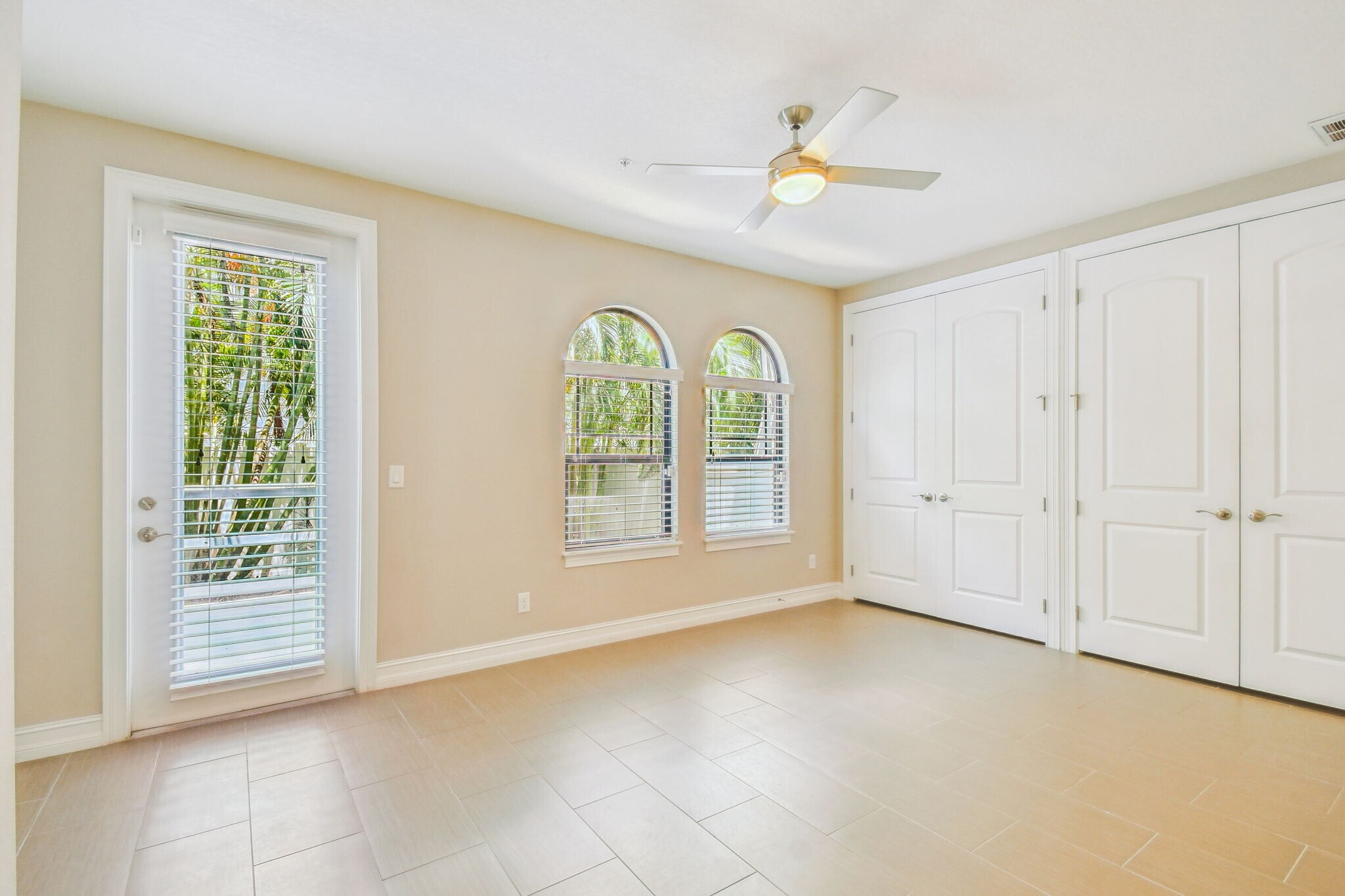 Building Photo - 622 S Matanzas Ave