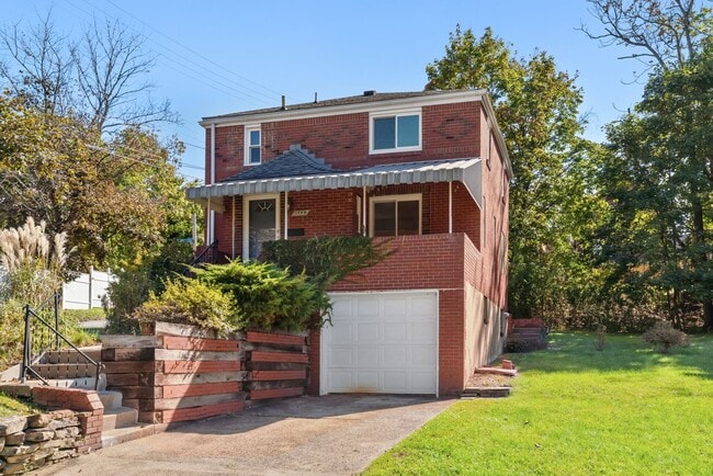 Building Photo - Newly Renovated 3Bd/1.5 Bath Home -- Available NOW!