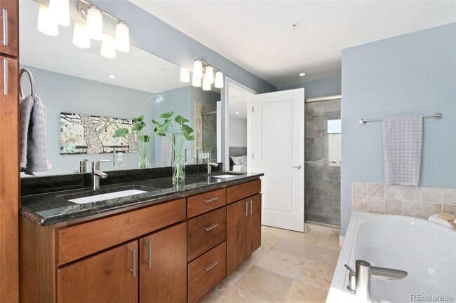 Building Photo - LOCATION LOCATION!!  In the heart of LOHI just blocks to restaurants, boutiques and local waterin...