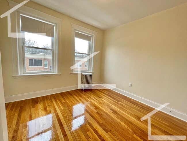 Building Photo - No Brokers Fee, No Security Deposit, Heat, Hot Water Included, Laundry on a Site