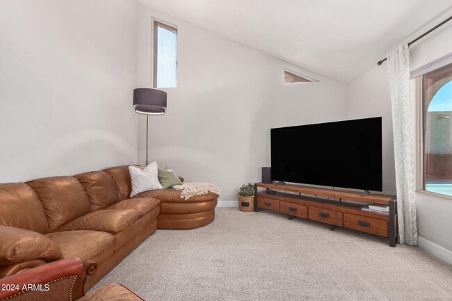 Building Photo - 321 E Aspen Way