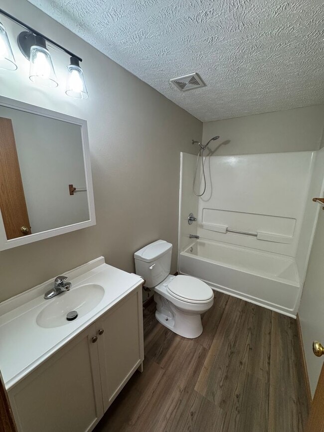 Building Photo - 639 W Highland