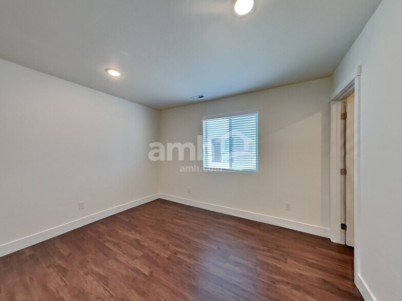 Building Photo - 1368 Alderleaf Ave
