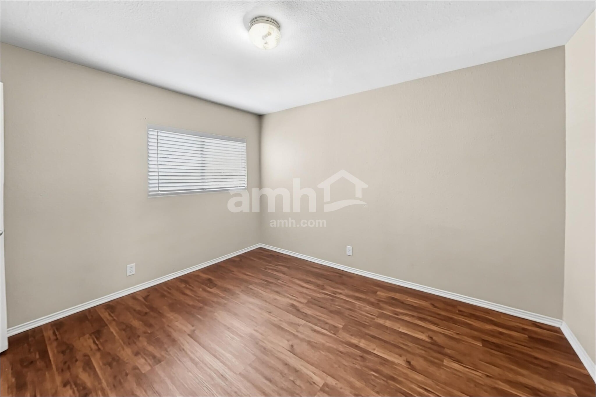 Building Photo - 8438 Silver Brush
