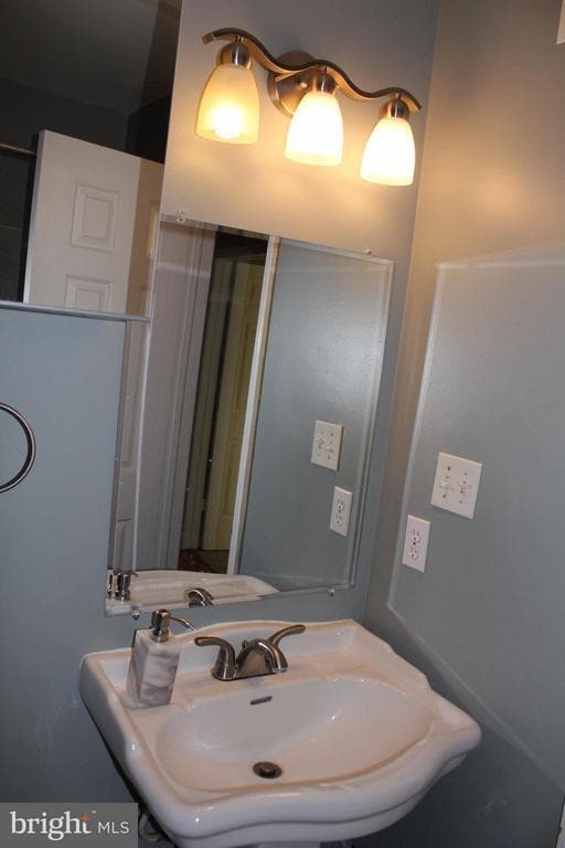 Building Photo - 13501 Clear Lake Ct